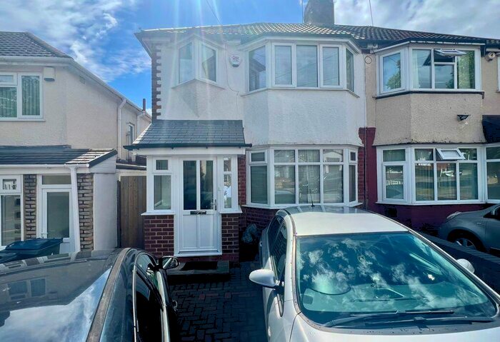 3 Bedroom Semi-Detached House To Rent In Wensleydale Road, Birmingham, West Midlands, B42
