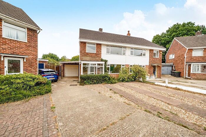 3 Bedroom Semi-Detached House For Sale In Hillmead Gardens, Havant, PO9