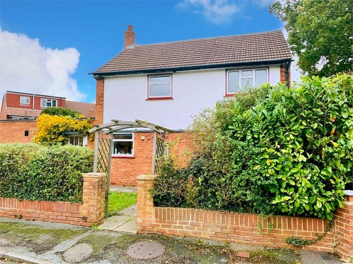 4 Bedroom Detached House To Rent In Whitehouse Way, Iver Heath, Buckinghamshire SL0