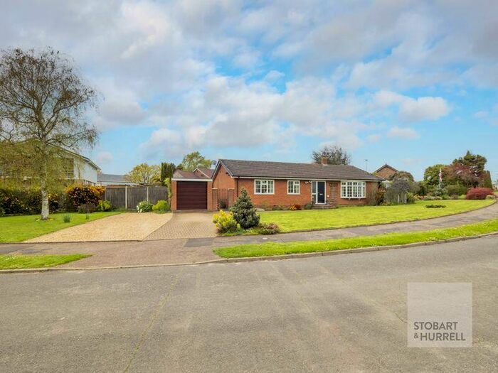 3 Bedroom Detached Bungalow For Sale In Waveney Drive, Hoveton, Norfolk, NR12