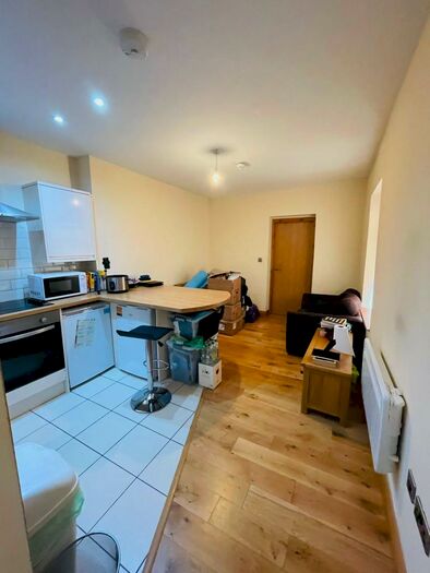 1 Bedroom Flat To Rent In City Road, CF24