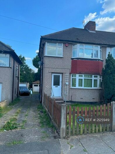 3 Bedroom End Of Terrace House To Rent In Long Elmes, Harrow, HA3