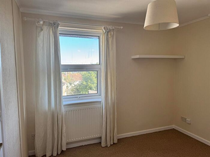 1 Bedroom Flat To Rent In Tregonissey Road, St. Austell, PL25