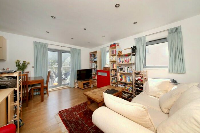 1 Bedroom Apartment To Rent In Merryfield Court, Battersea, SW11