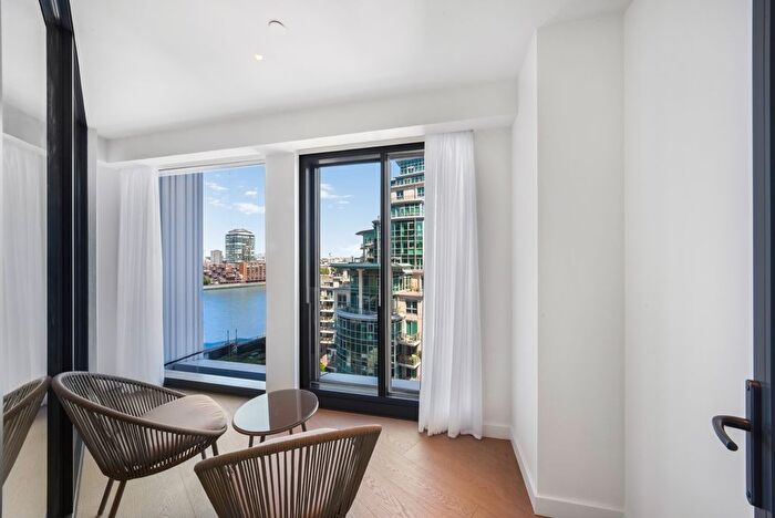 3 Bedroom Flat To Rent In Nine Elms Lane, London, SW8