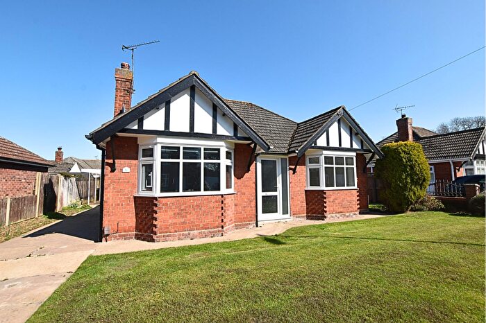 2 Bedroom Detached Bungalow For Sale In Hunsley Crescent, Grimsby, DN32