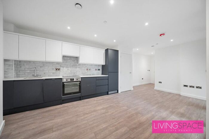 1 Bedroom Flat To Rent In A High Mead, Harrow, HA1