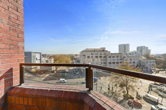 3 Bedroom Flat To Rent In Cresta House, Finchley Road, Swiss Cottage, London, NW3