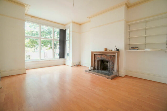 2 Bedroom Apartment To Rent In Ground Floor, Oakwood Avenue, LS8
