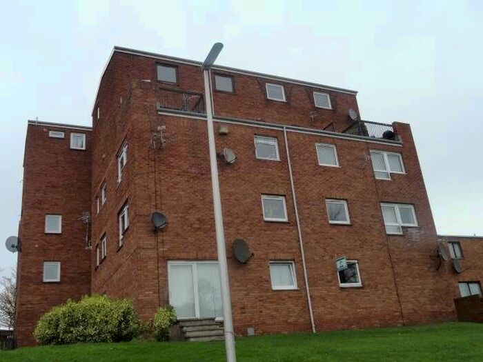 3 Bedroom Flat To Rent In Kinnaird Street, Dundee, DD3