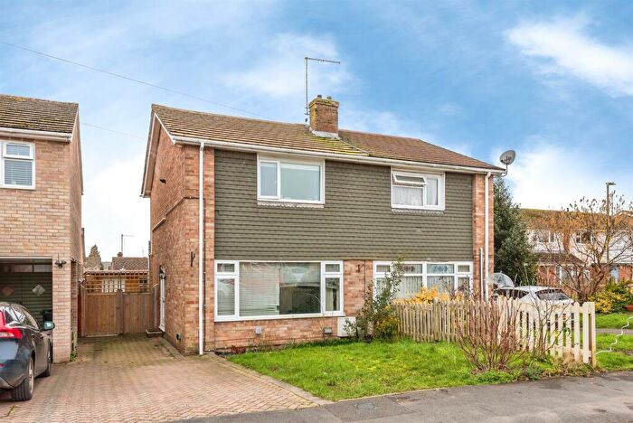 3 Bedroom Semi-Detached House For Sale In Blacklands Road, Benson, Wallingford, OX10