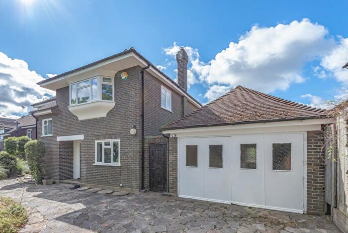 4 Bedroom House To Rent In Woodlands Road, Bromley, BR1