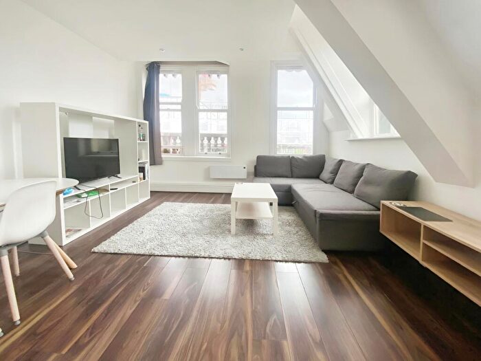 2 Bedroom Apartment To Rent In Pearl Chambers, East Parade, Leeds, West Yorkshire, LS1