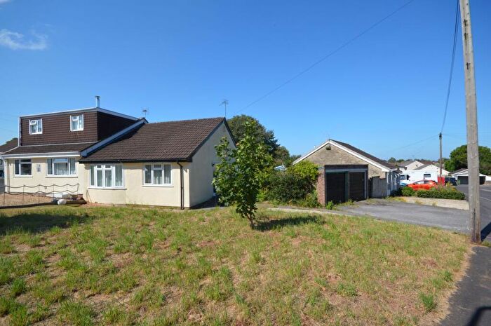 2 Bedroom Bungalow For Sale In Masons Way, Cheddar, BS27