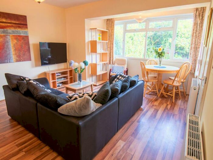 5 Bedroom House To Rent In Mead Way, Canterbury, Kent, CT2
