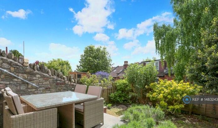 2 Bedroom Flat To Rent In Claremont Road, Bristol, BS7