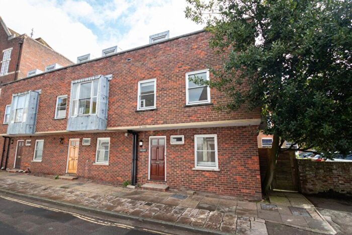 3 Bedroom House To Rent In Town House, Chichester, PO19