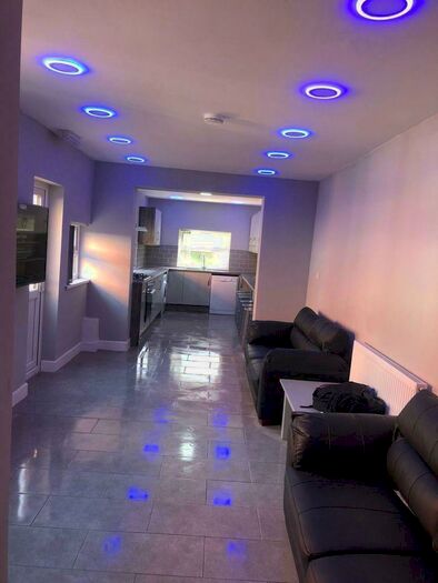 6 Bedroom Terraced House To Rent In Pershore Road, Selly Park, Birmingham, B29