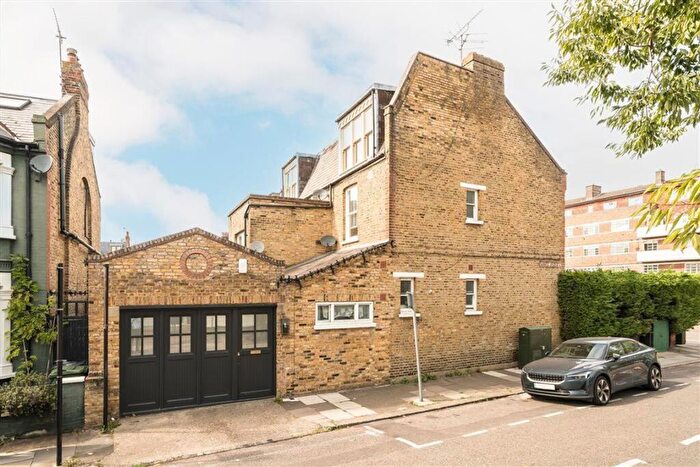 2 Bedroom Flat For Sale In Rudloe Road, Clapham South, SW12