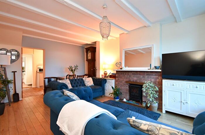 2 Bedroom Terraced House For Sale In Oakfield Road, Hastings, TN35