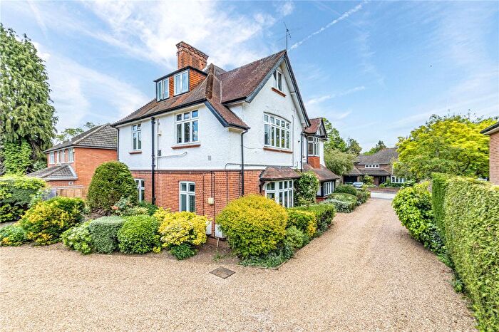 2 Bedroom Flat For Sale In Holm Close, Woodham, Addlestone, Surrey, KT15