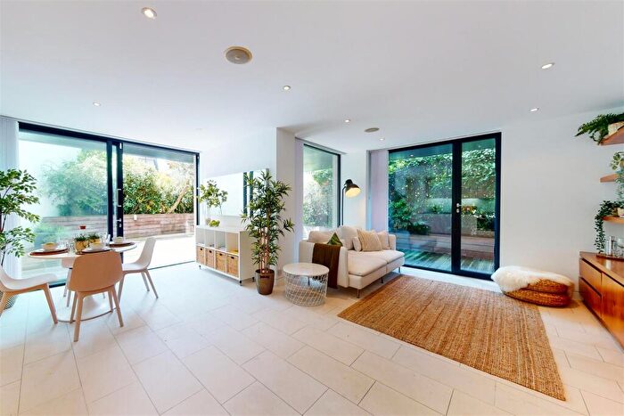 2 Bedroom Apartment To Rent In Oval Road, Primrose Hill, NW1