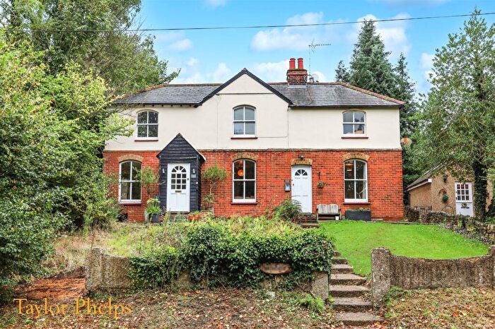 2 Bedroom Apartment For Sale In Cambridge Road, Thundridge, SG12
