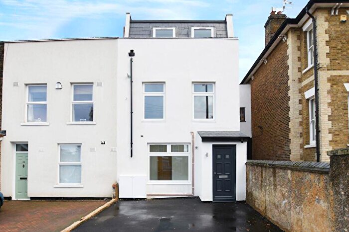 2 Bedroom Apartment For Sale In Crescent Road, Brentwood, CM14