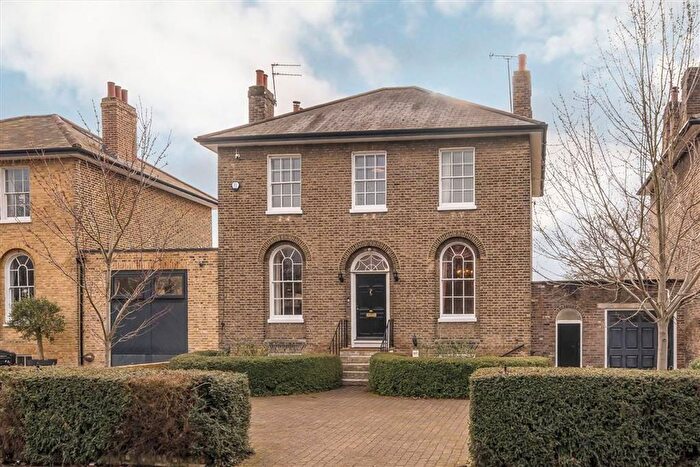 6 Bedroom Detached House For Sale In Shooters Hill Road, Blackheath, SE3