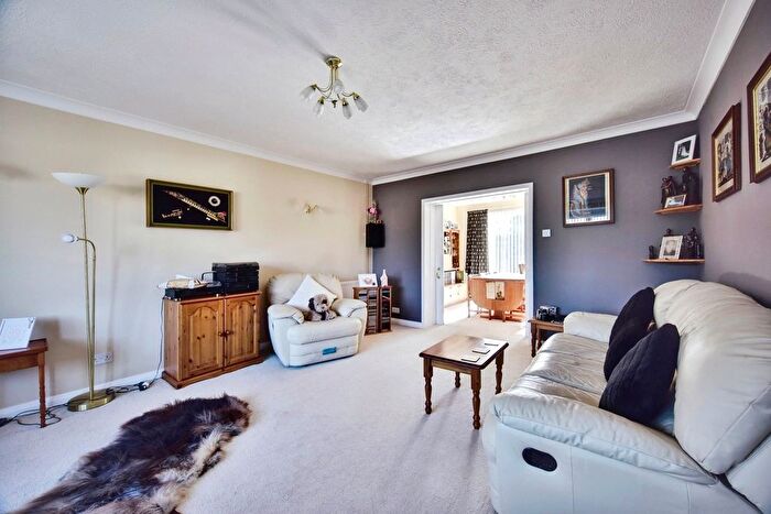 3 Bedroom Bungalow For Sale In Fauchons Close, Bearsted, Maidstone, Kent, ME14