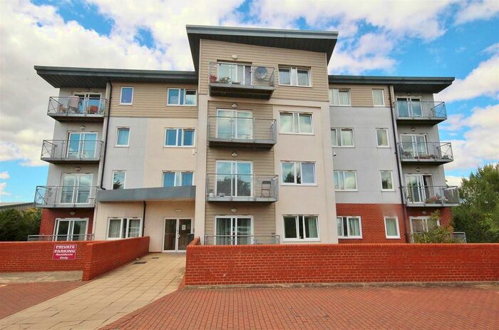 1 Bedroom Flat For Sale In Canal Road, Selby, YO8