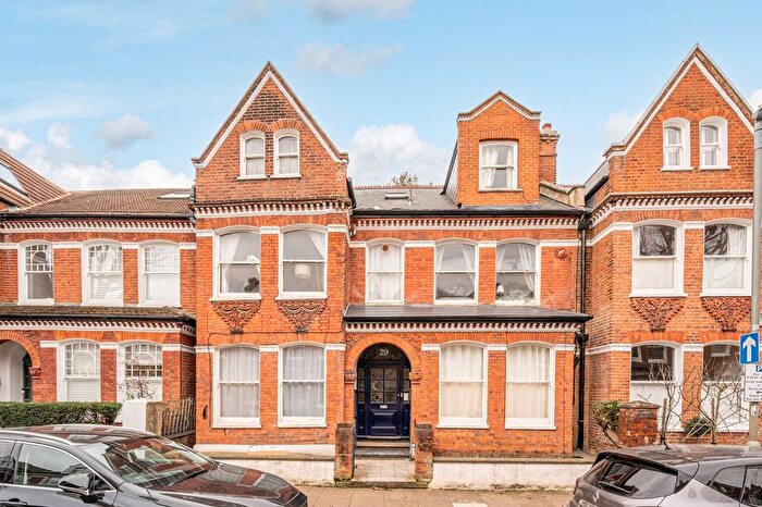 1 Bedroom Flat To Rent In Dalebury Road, Tooting Bec, London, SW17