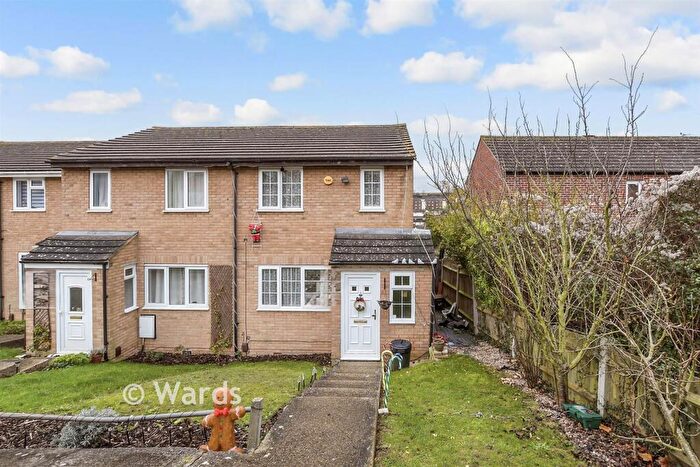 3 Bedroom End Of Terrace House For Sale In Shanklin Close, Walderslade, Chatham, Kent, ME5