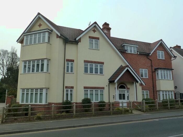 2 Bedroom Flat To Rent In Jockey Road, Sutton Coldfield B73