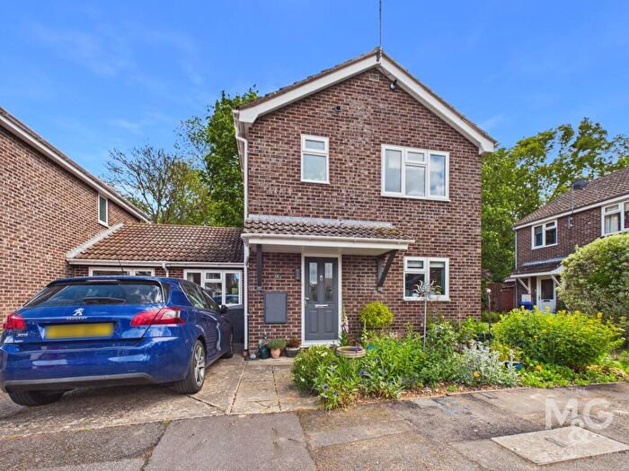 3 Bedroom Link Detached House For Sale In Woodside Close, Bury St. Edmunds, IP33