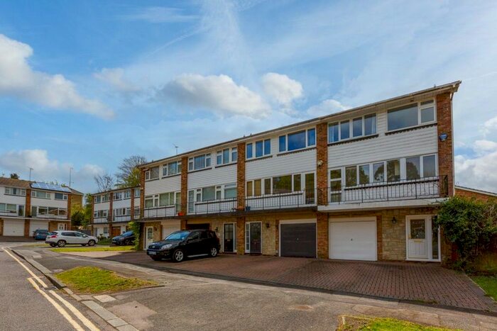 4 Bedroom Town House To Rent In Valley Drive, Sevenoaks, TN13