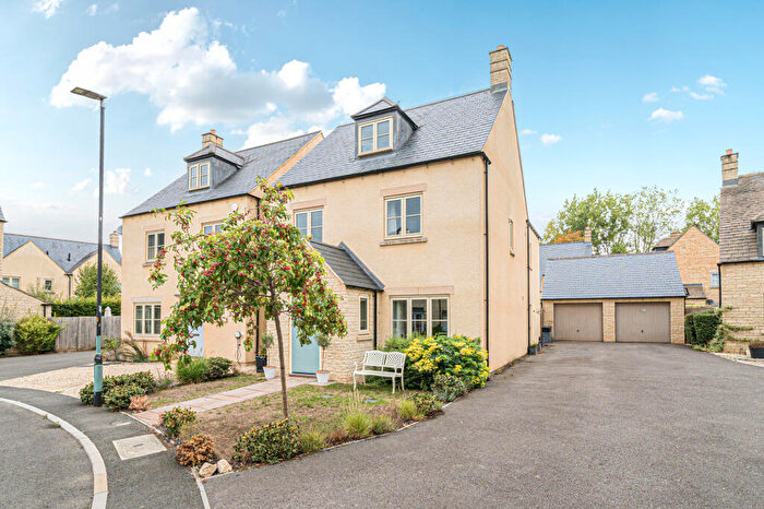 4 Bedroom Detached House For Sale In Fairford, Cirencester, GL7