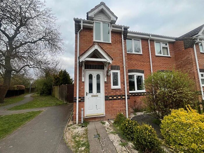 3 Bedroom End Of Terrace House To Rent In Bradley Close, Louth, LN11