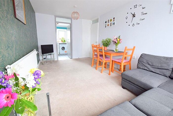 1 Bedroom Flat To Rent In Chatsworth Road, Stratford, E15