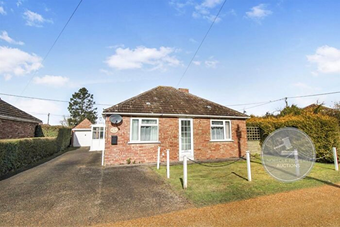 2 Bedroom Bungalow For Sale In Linford Estate, Clenchwarton, King's Lynn, PE34