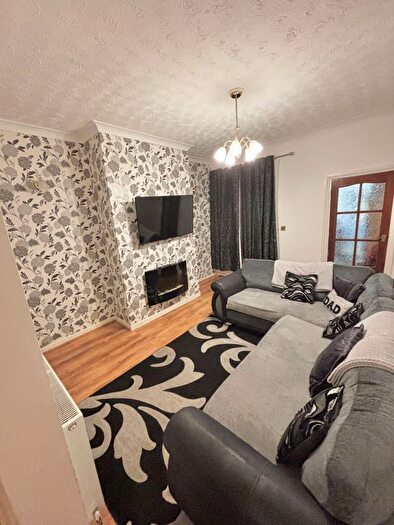 3 Bedroom Terraced House To Rent In Beacon Street, Walsall, WS1