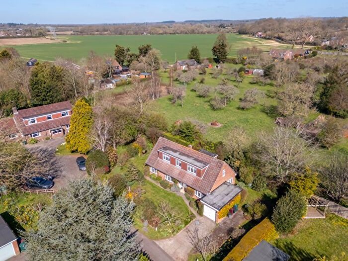 4 Bedroom Detached House For Sale In Walnut Tree Drive, Emsworth, PO10