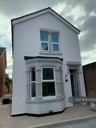 3 Bedroom Detached House To Rent In Lovelock Close, Gosport, PO12