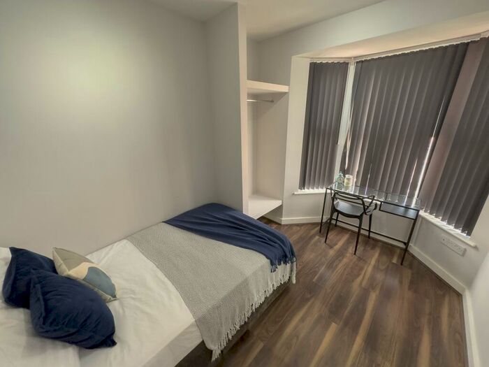 5 Bedroom Terraced House To Rent In Empress Road, L7