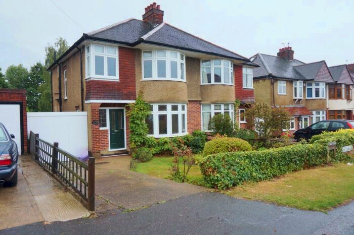 3 Bedroom House To Rent In Forest Edge, Buckhurst Hill, Essex, IG9