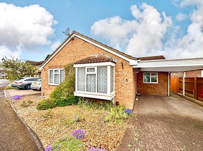 2 Bedroom Bungalow For Sale In Kirktonhill Road, Westlea, Swindon, SN5