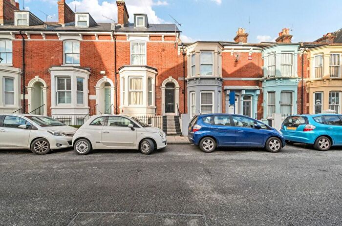 1 Bedroom Flat For Sale In Brougham Road, Southsea, Hampshire, PO5