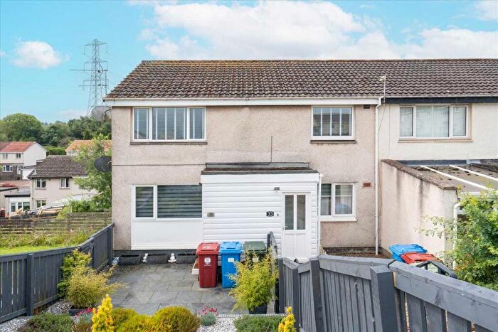 2 Bedroom Flat To Rent In Dunvegan Place, Polmont, FK2