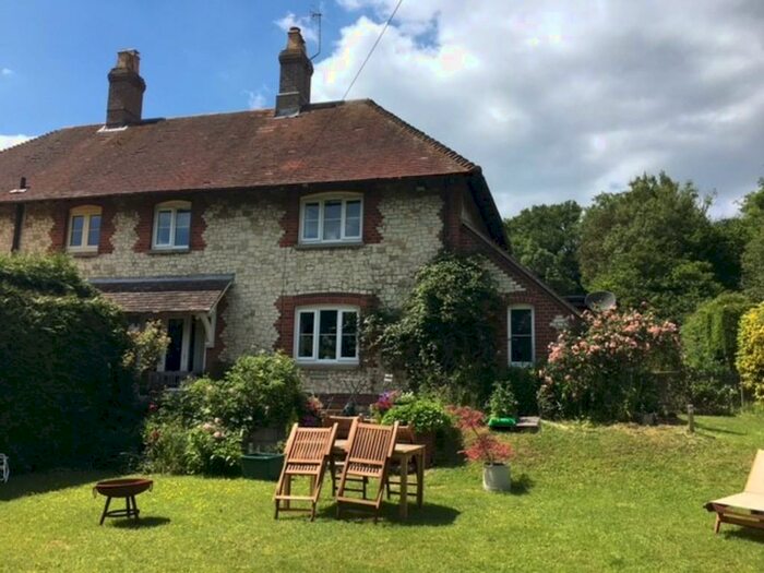 3 Bedroom Semi-Detached House To Rent In Staple Ash Cottages, Froxfield, GU32