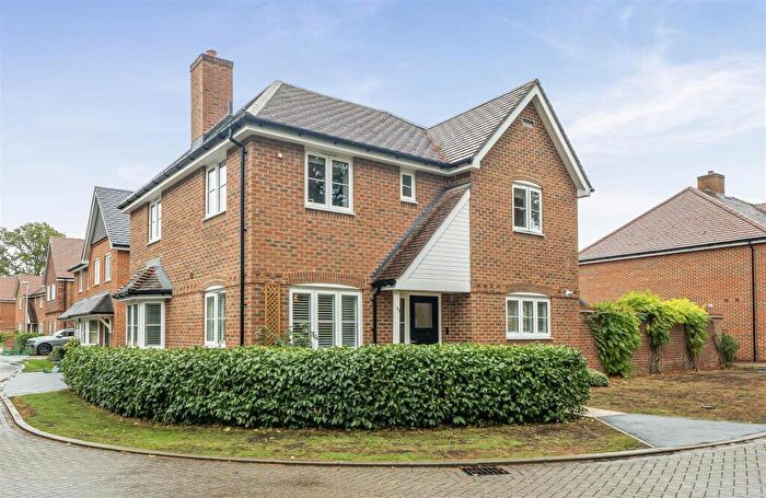 4 Bedroom Detached House For Sale In Charity Way, Crowthorne, Berkshire, RG45
